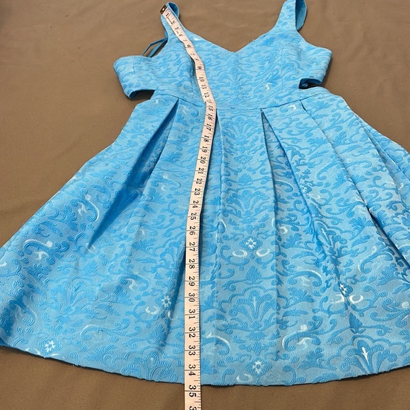 CHAMPAGNE & STRAWBERRY 🍓 V neck backless BEAUTIFULL Womens DRESS size SMALL - Picture 15 of 16